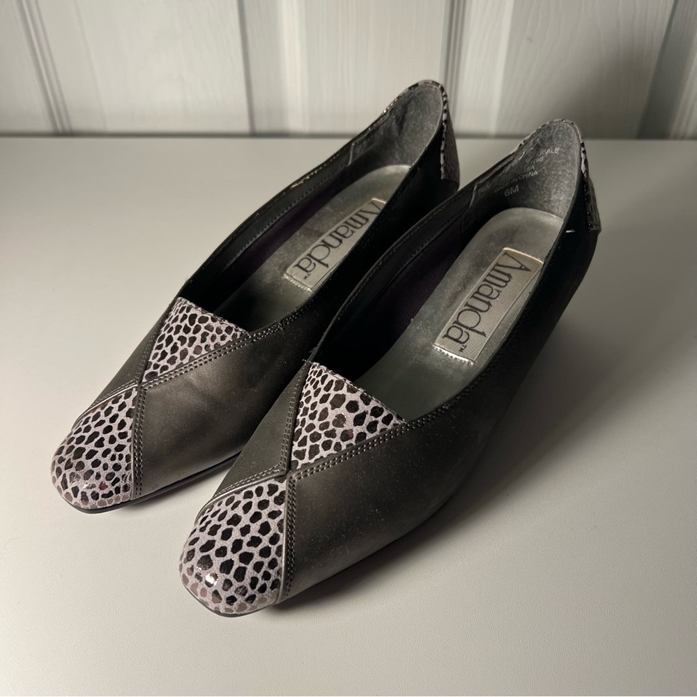 Amanda‎ Women's 2 Inch Heel Pump Shoe Grey, Blk, White, Shiny Shoe 6M
